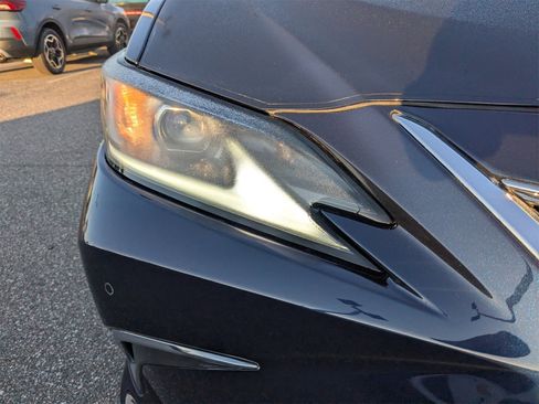 Used 2023 Lexus ES 350 w/ Premium Package image 10