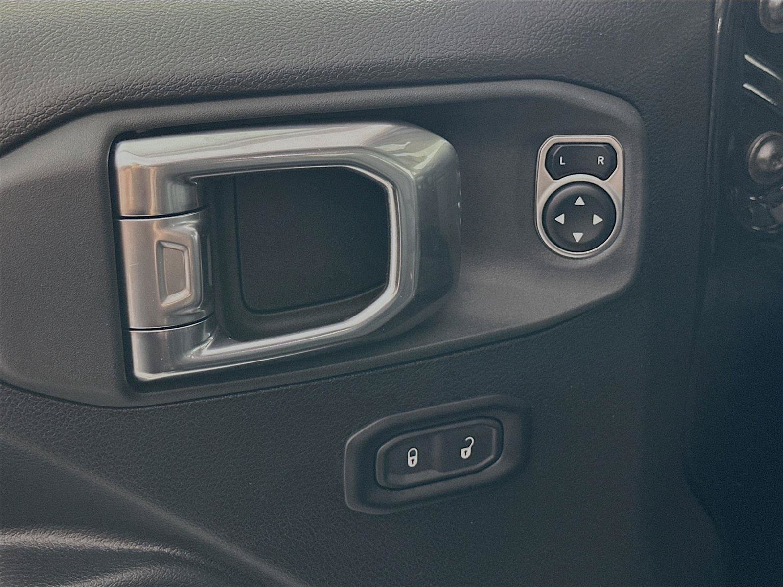 Used 2026 Jeep Wrangler Unlimited Rubicon AWD/4WD image 19