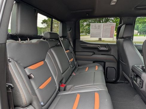Used 2024 GMC Sierra 1500 AT4 w/ Technology Package AWD/4WD image 25