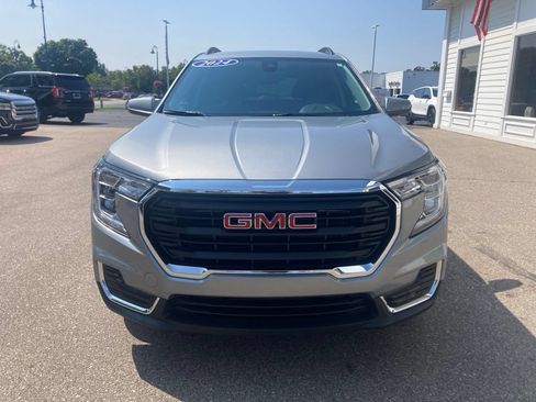 Used 2024 GMC Terrain SLE w/ Driver Convenience Package AWD/4WD image 2