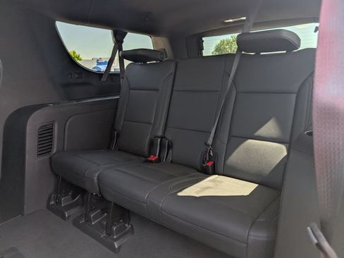 Used 2024 Chevrolet Suburban LT w/ LT Signature Package AWD/4WD image 27