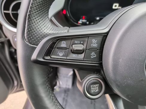 Used 2024 Alfa Romeo Stelvio Veloce image 24