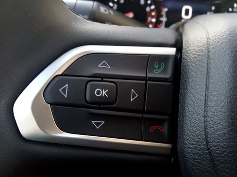 Used 2024 Jeep Compass Limited image 10