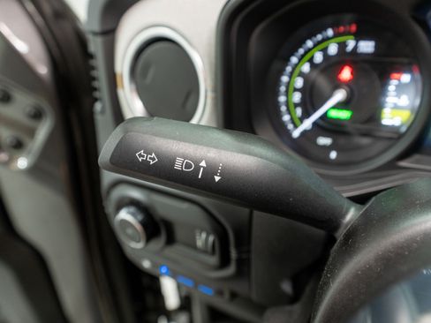 Used 2025 Jeep Wrangler Unlimited Sahara AWD/4WD image 29