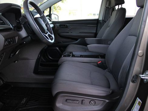 Used 2018 Honda Odyssey EX image 10