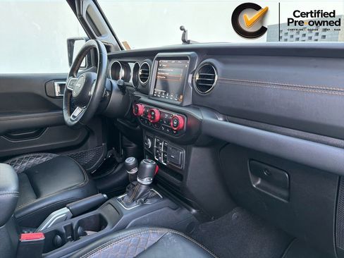 Certified 2022 Jeep Gladiator Overland AWD/4WD image 34