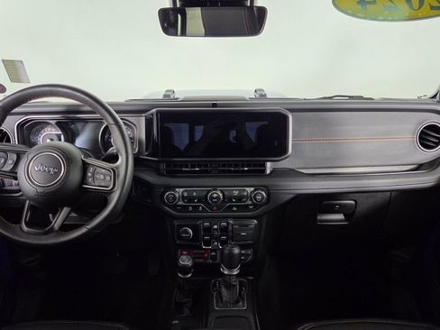 Used 2024 Jeep Gladiator Mojave w/ Technology Group image 34