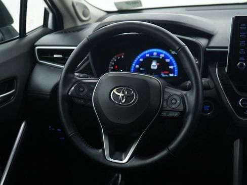 Used 2022 Toyota Corolla Cross XLE image 14