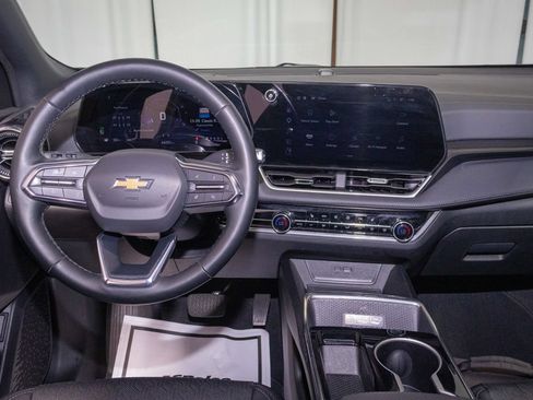 Used 2025 Chevrolet Equinox LT w/ Convenience Package II AWD/4WD image 10