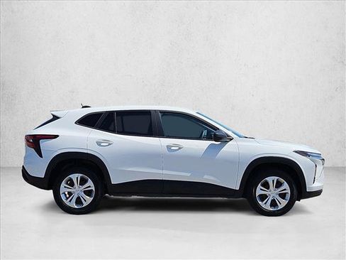 Used 2024 Chevrolet Trax LS FWD image 4