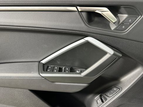 Used 2025 Audi Q3 2.0T Premium image 10