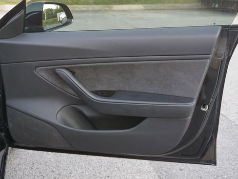 Used 2018 Tesla Model 3 Long Range image 13