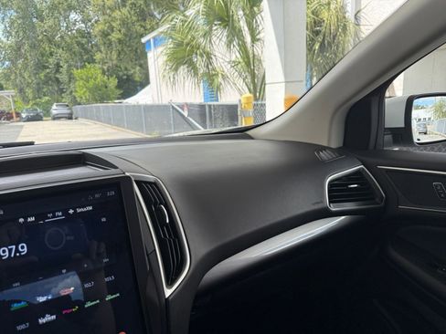 Used 2024 Ford Edge SEL image 35