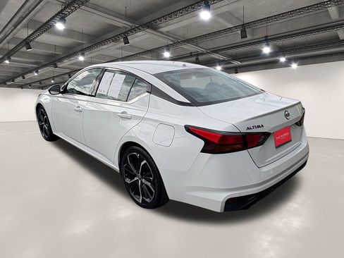 Used 2023 Nissan Altima 2.5 SR image 14