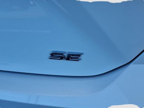 Used 2025 Toyota Camry SE w/ Convenience Package image 32