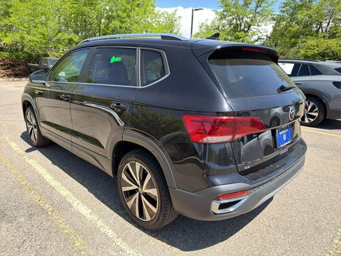 Used 2024 Volkswagen Taos SE FWD image 5