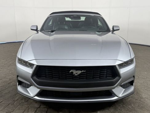 Used 2025 Ford Mustang Premium RWD image 10