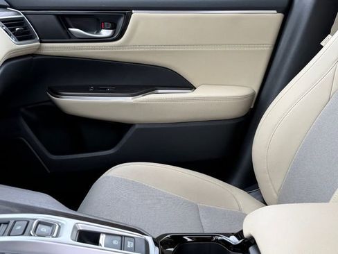 Used 2019 Honda Clarity Plug-In Hybrid image 12