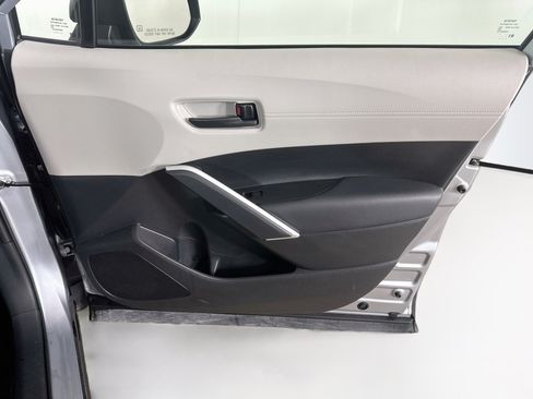 Used 2025 Toyota Corolla Cross L FWD image 31