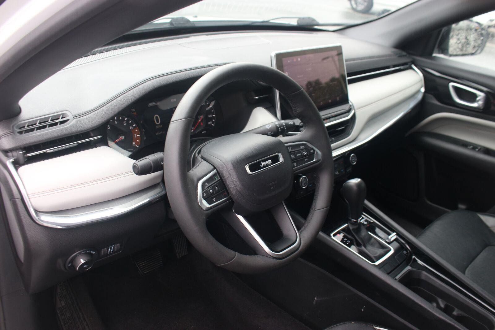 Used 2023 Jeep Compass Limited AWD/4WD image 15