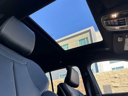 New 2025 Jeep Grand Cherokee Overland image 14