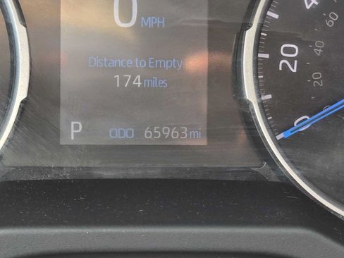 Used 2022 Toyota RAV4 XLE Premium AWD/4WD image 26