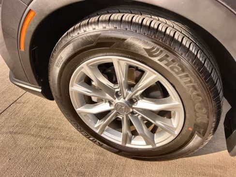 Used 2025 Honda CR-V EX image 9