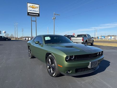 Used 2022 Dodge Challenger SXT w/ Blacktop Package image 43