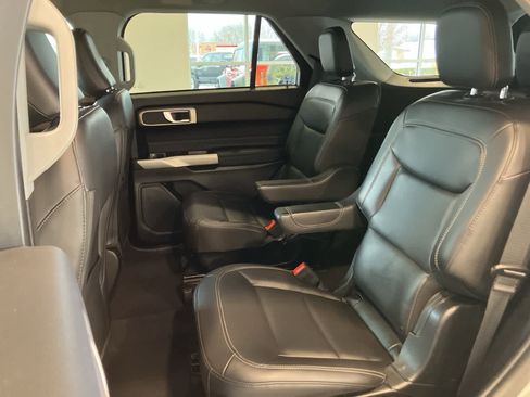 Used 2023 Ford Explorer XLT w/ Equipment Group 202A image 25