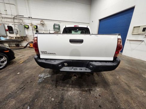 Used 2015 Toyota Tacoma 4x4 Access Cab image 6