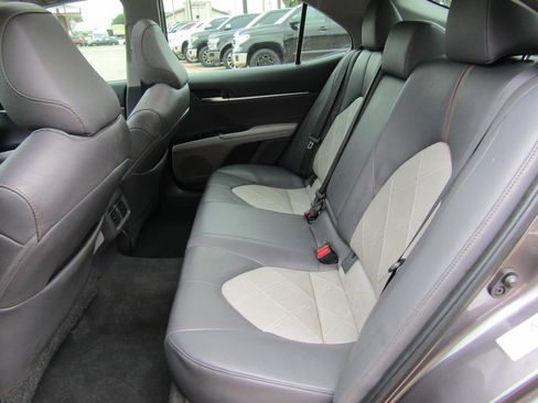 Used 2018 Toyota Camry XLE w/ Audio Package FWD image 10