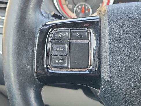 Used 2018 Dodge Grand Caravan SXT FWD image 23