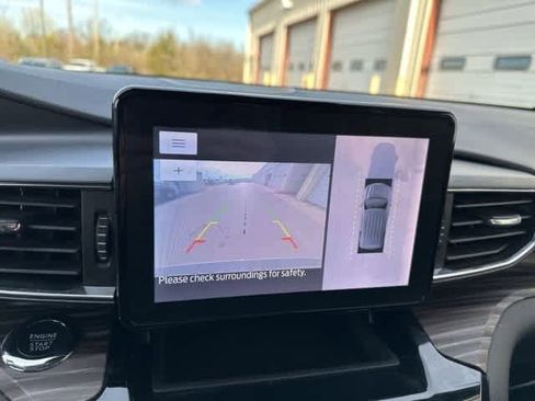 Used 2023 Ford Explorer Limited image 8