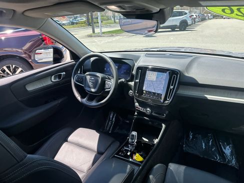 Used 2026 Volvo XC40 B5 Plus AWD/4WD image 35