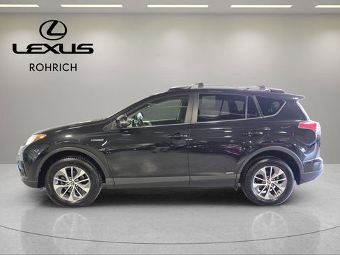 Used 2017 Toyota RAV4 XLE image 8