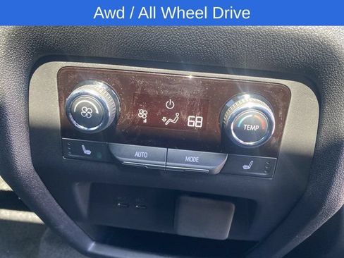 Used 2026 Chevrolet Traverse RS AWD/4WD image 10