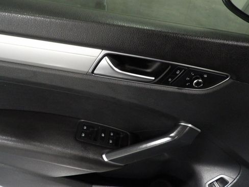 Used 2018 Volkswagen Passat 2.0T S image 9