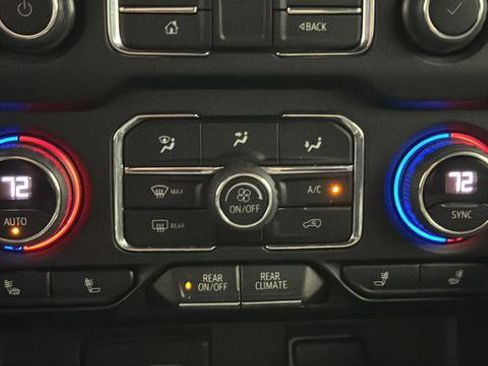 Used 2023 Chevrolet Tahoe Z71 w/ Luxury Package AWD/4WD image 18