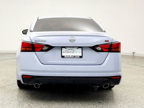 Used 2024 Nissan Altima 2.5 SR w/ SR Premium Package image 6