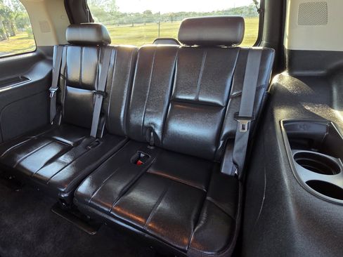 Used 2010 GMC Yukon SLT image 16