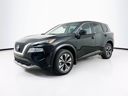 Used 2023 Nissan Rogue SV image 3