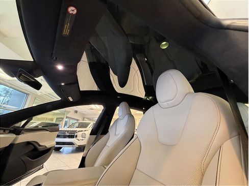 Used 2021 Tesla Model S Plaid image 31