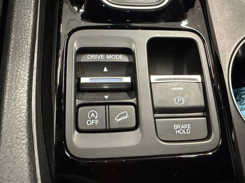 Used 2025 Honda Pilot Sport image 37