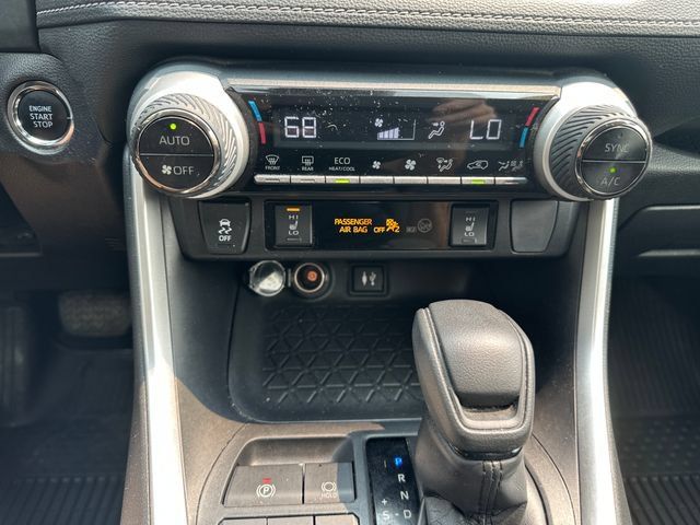 Used 2019 Toyota RAV4 XLE w/ Convenience Package AWD/4WD image 16