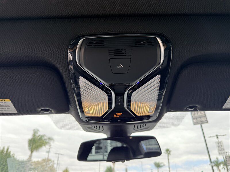 Used 2019 BMW 740i w/ M Sport Package RWD image 19