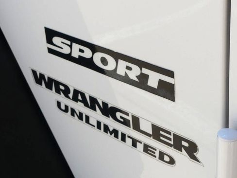 Used 2014 Jeep Wrangler Unlimited Sport w/ Quick Order Package 24S AWD/4WD image 31