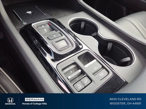 Used 2024 Honda Pilot Elite image 38
