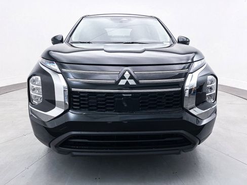New 2025 Mitsubishi Outlander ES image 2