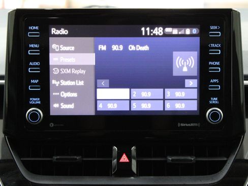 Used 2022 Toyota Corolla LE image 21