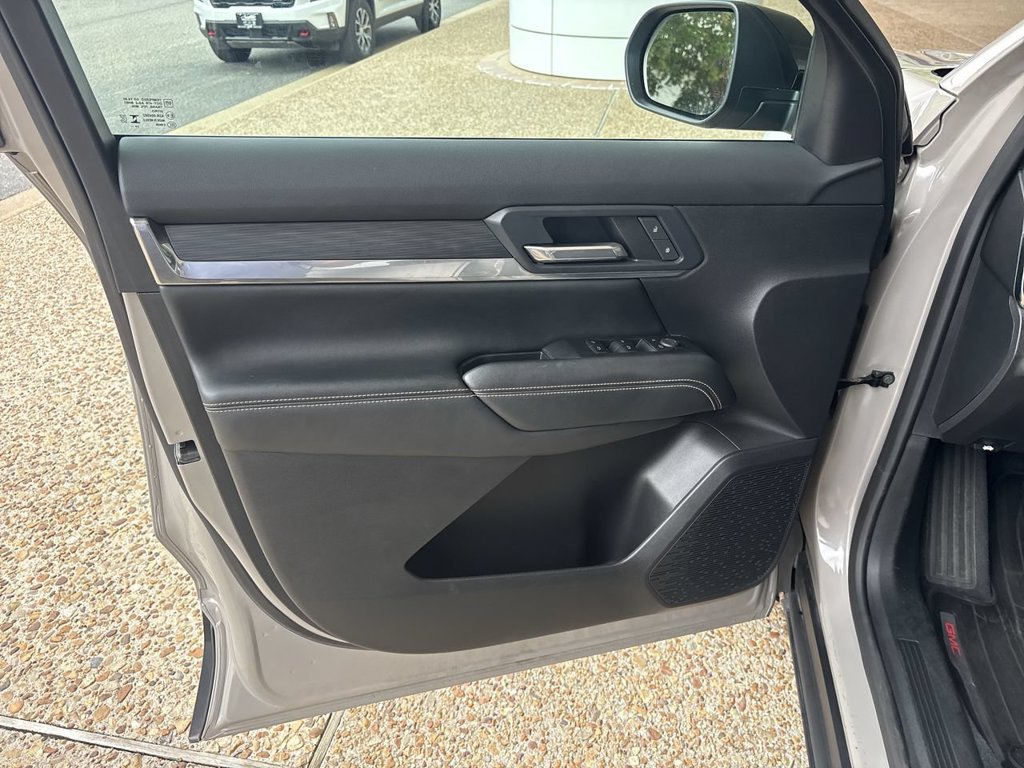 Certified 2025 GMC Terrain Elevation AWD/4WD image 22